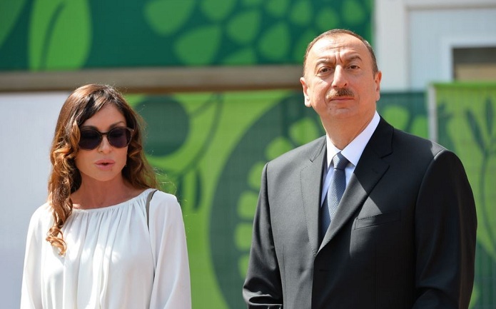 Le président Ilham Aliyev se rend au Salon Bakutel-2016 - PHOTOS